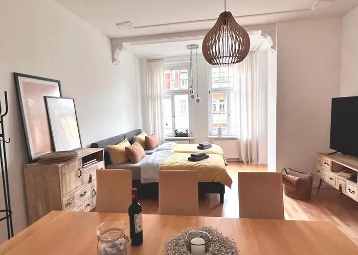 Feine Apartments In Der Suedstadt Von Erfurt Mit Kostenlosen Stellplatz & Flasche Wein Zur Begruessung